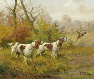 In einer herbstlichen Landschaft befinden sich zwei Jagdhunde, die einem davpnfliegenden Fasan nachblicken.
